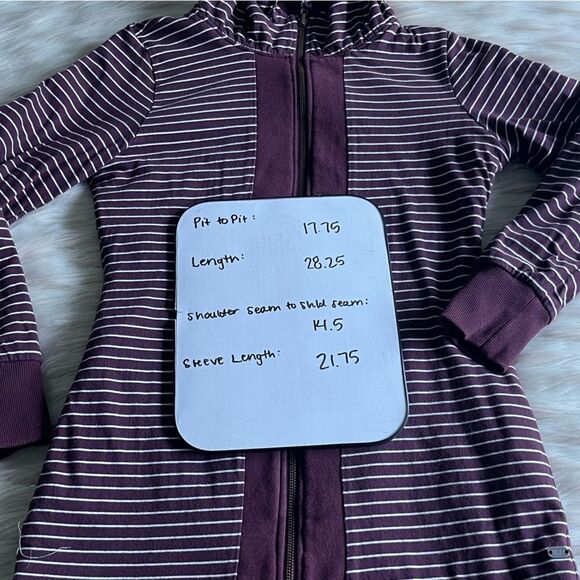 Carve Designs Reversible Longline Full Zip Hooded Sweatshirt in Maroon/White - Picture 12 of 12